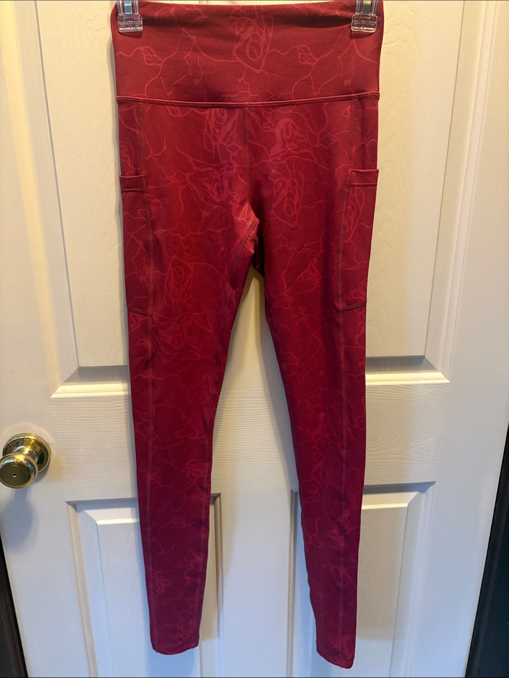 Zyia Burgundy/Red Leggings with rose design and Side Pockets Sz 2